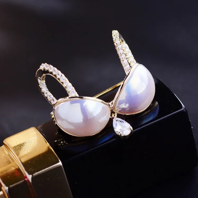 Blucome Cubic Zircon Gold Color Bra Underwear Brooches Gold Color Rhinestone Women Rhinestone Underclothes Brooch Pins